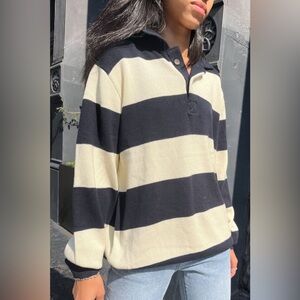 🔸NWT🔸 Brandy Melville Katiana Striped Sweater - Navy and Cream